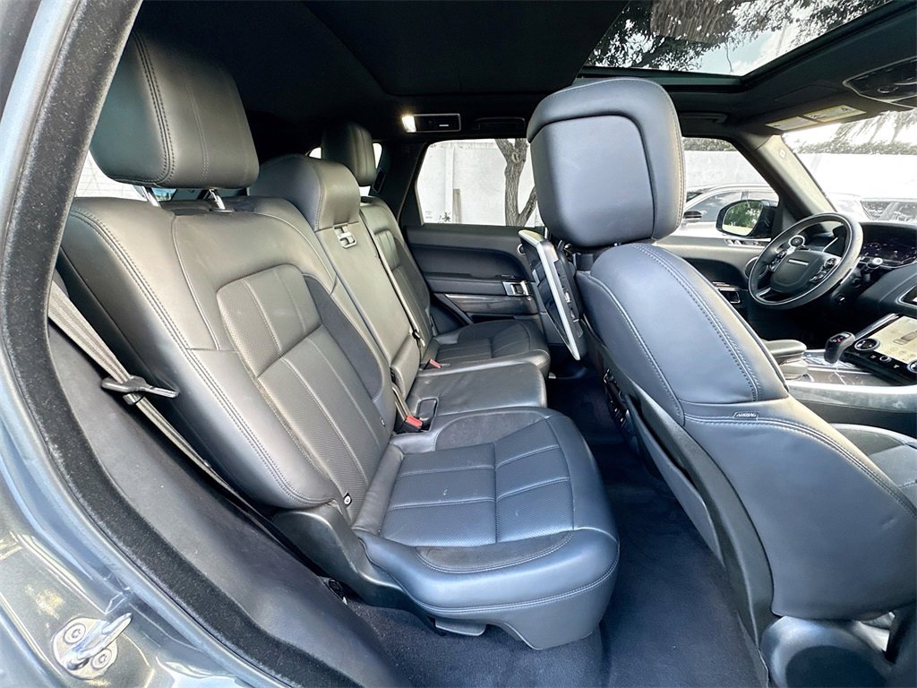 Used 2020 Land Rover Range Rover Sport HST image 31