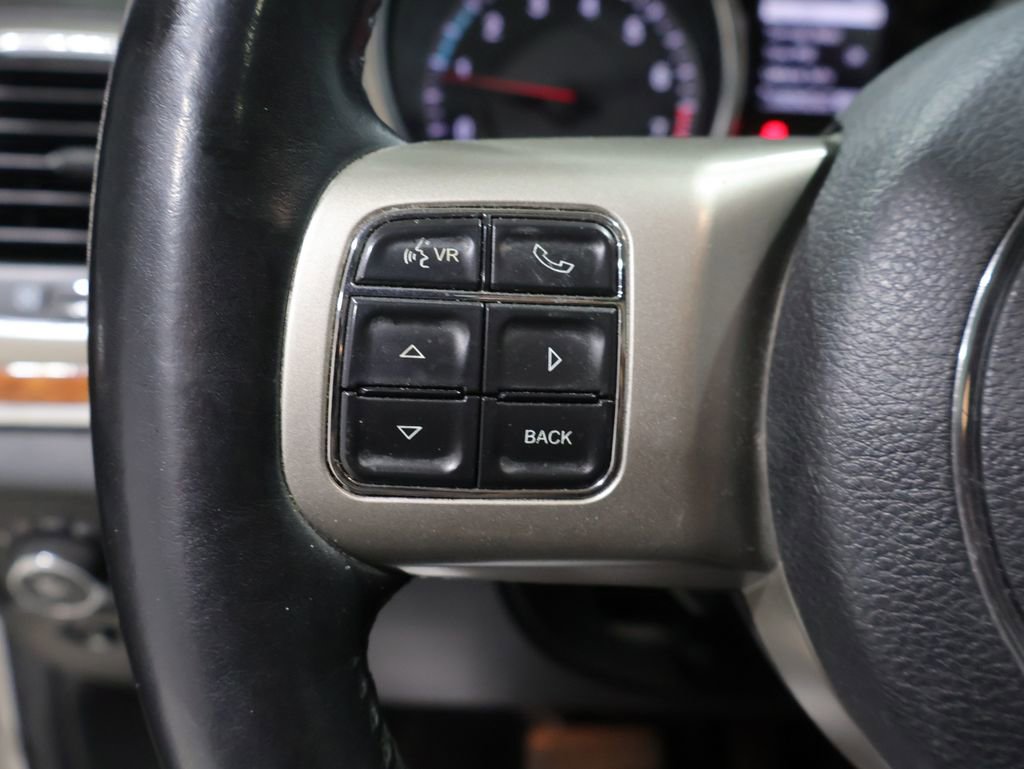 Used 2012 Jeep Grand Cherokee Overland AWD/4WD image 38