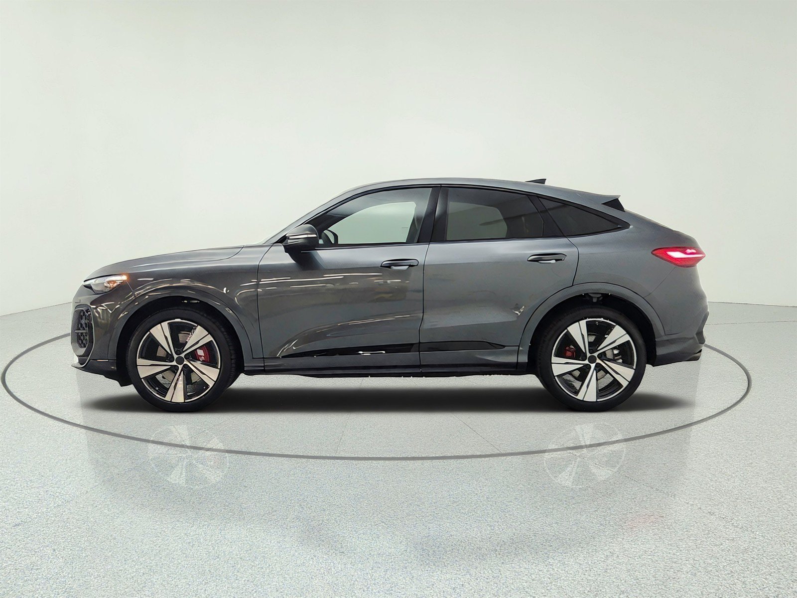 New 2026 Audi SQ5 Prestige AWD/4WD image 8