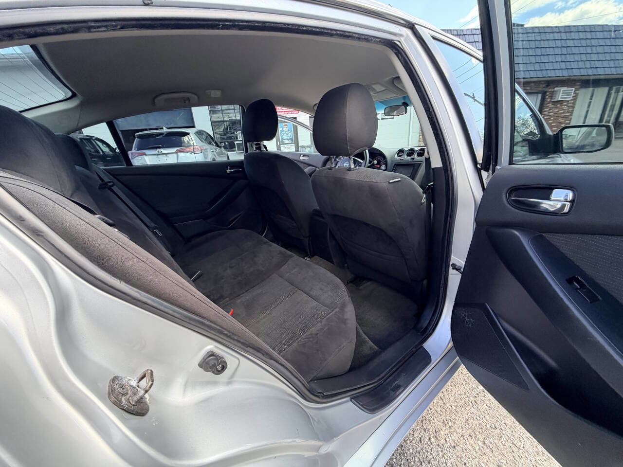 Used 2010 Nissan Altima Hybrid Sedan image 30