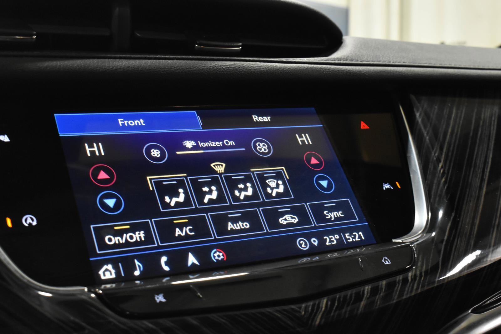 Certified 2025 Cadillac XT6 Premium Luxury image 16