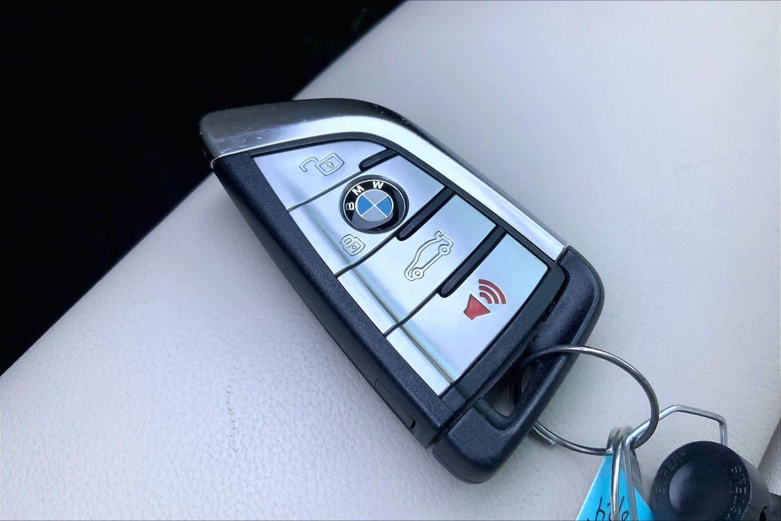 Used 2022 BMW X5 xDrive40i w/ M Sport Package AWD/4WD image 15