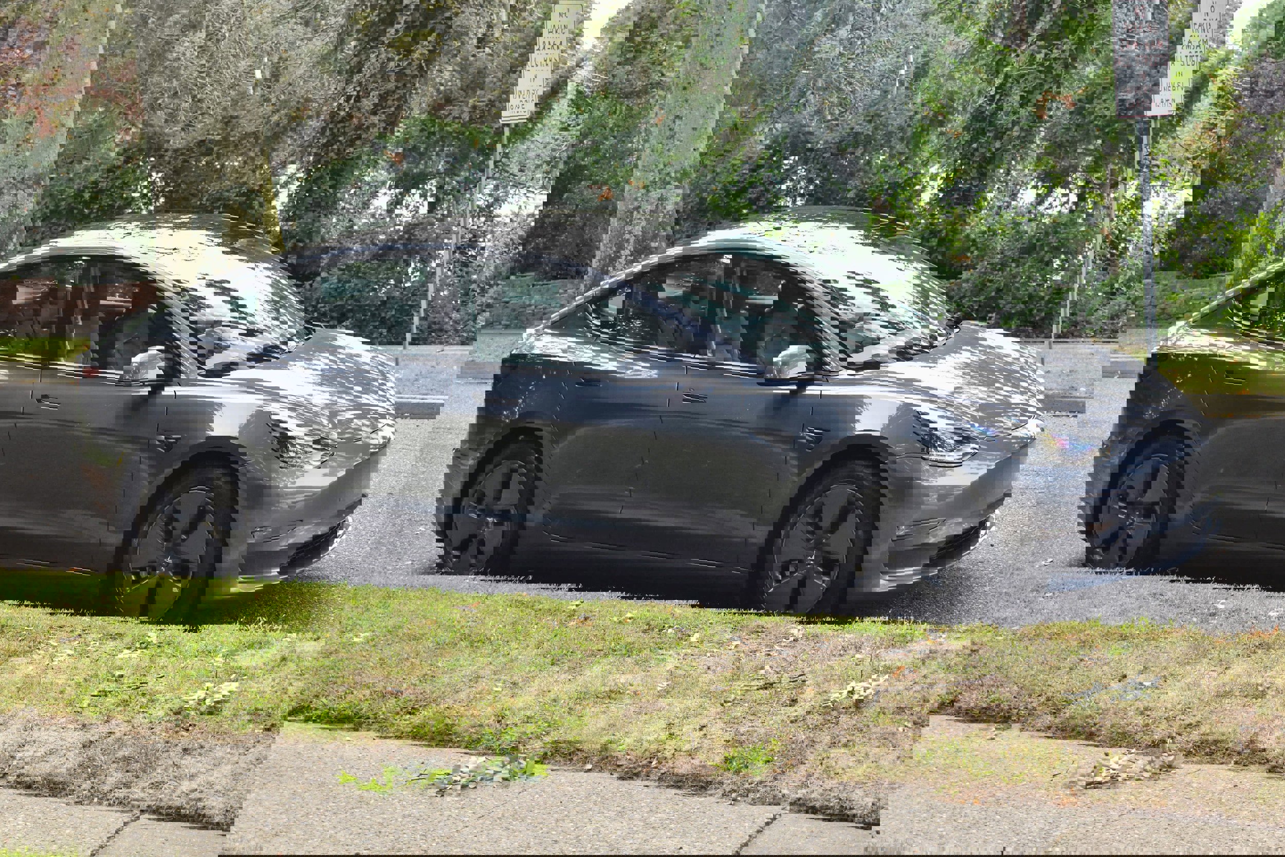 Used 2022 Tesla Model 3 Long Range image 12