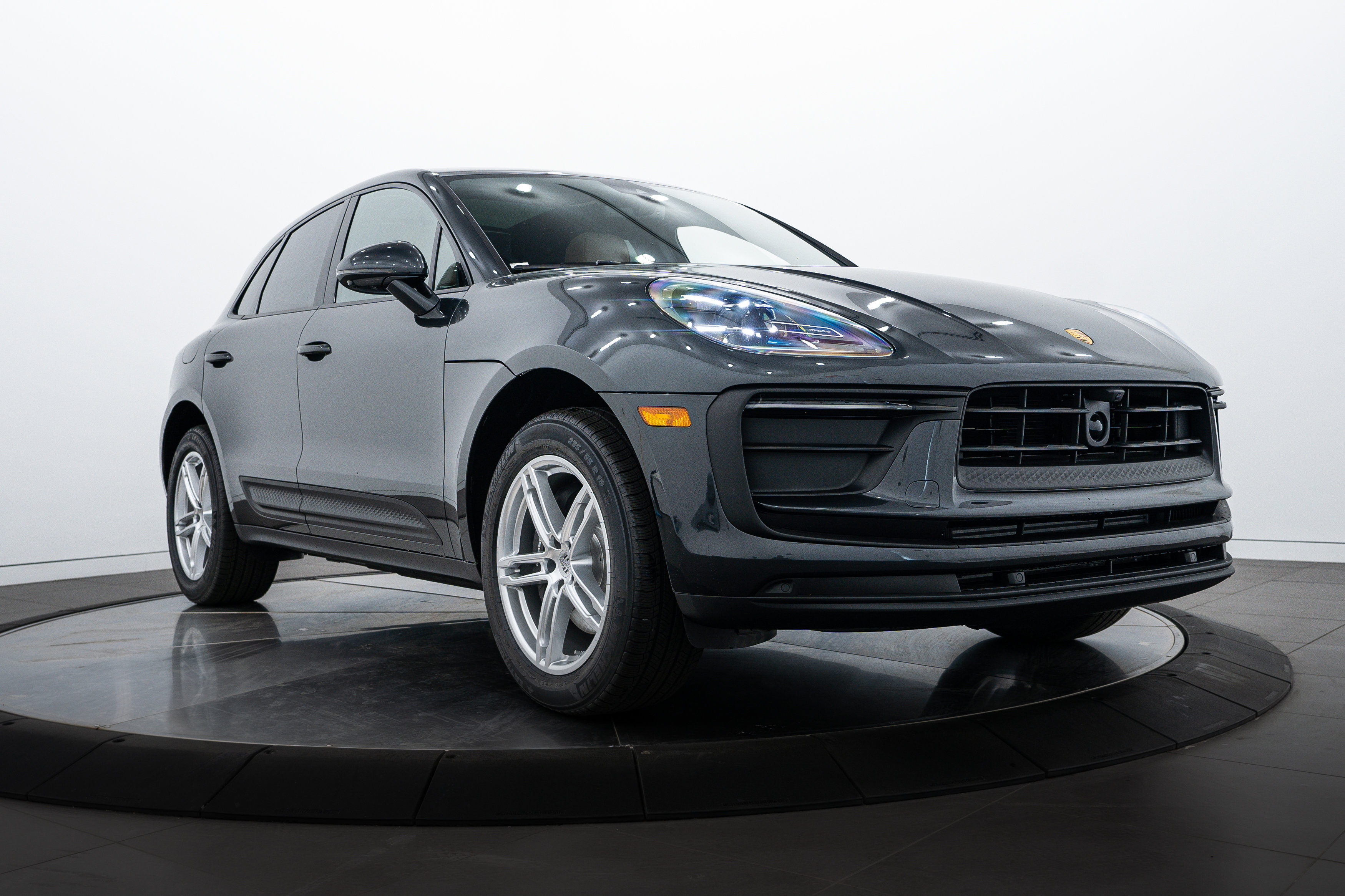 New 2025 Porsche Macan image 9