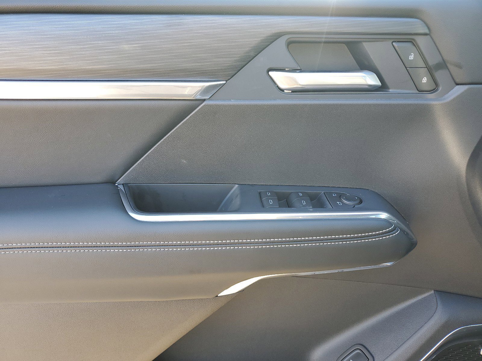 New 2025 GMC Acadia Elevation w/ Black Edition image 21