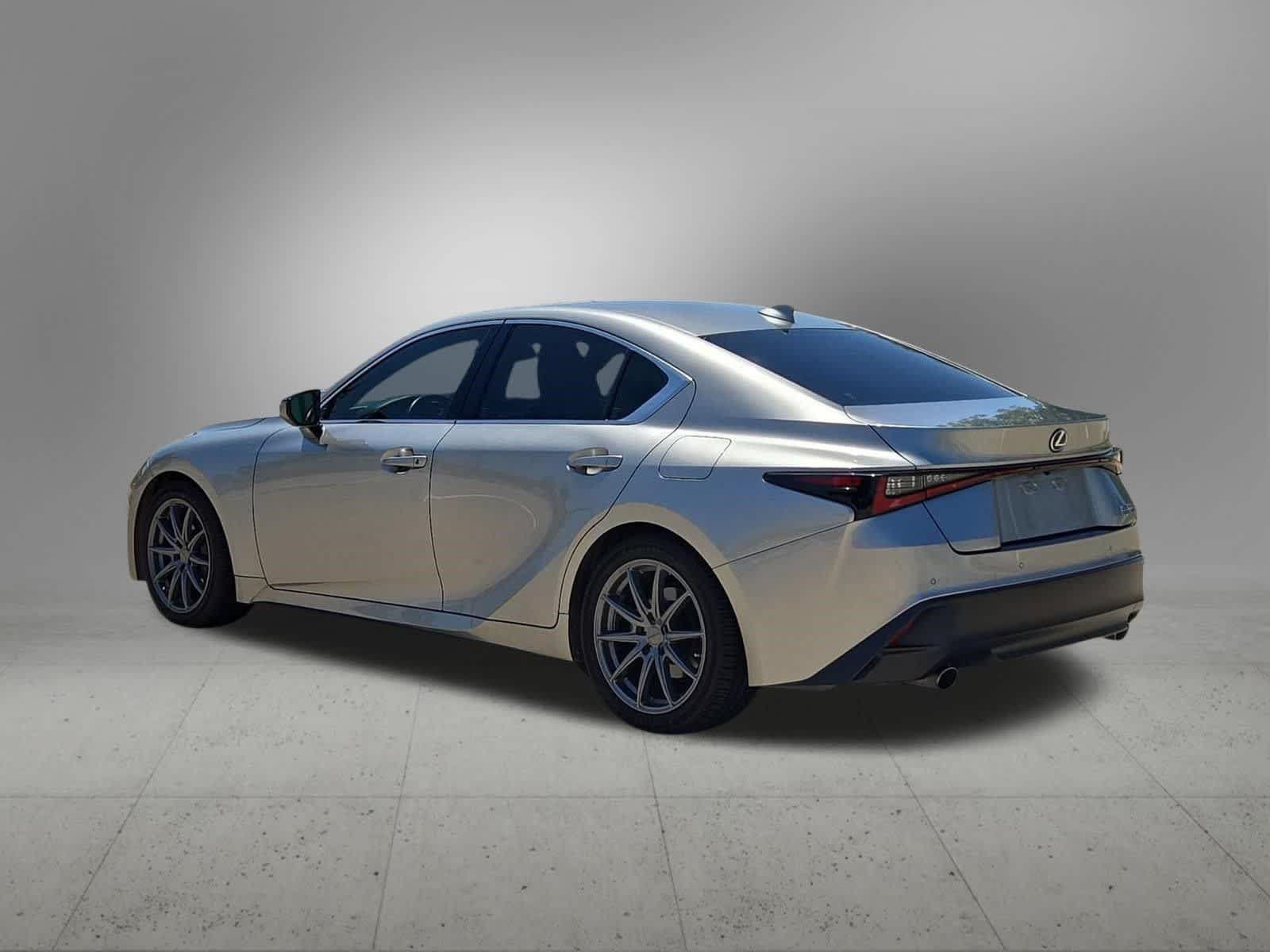 Used 2021 Lexus IS 300 w/ Comfort Package RWD image 4
