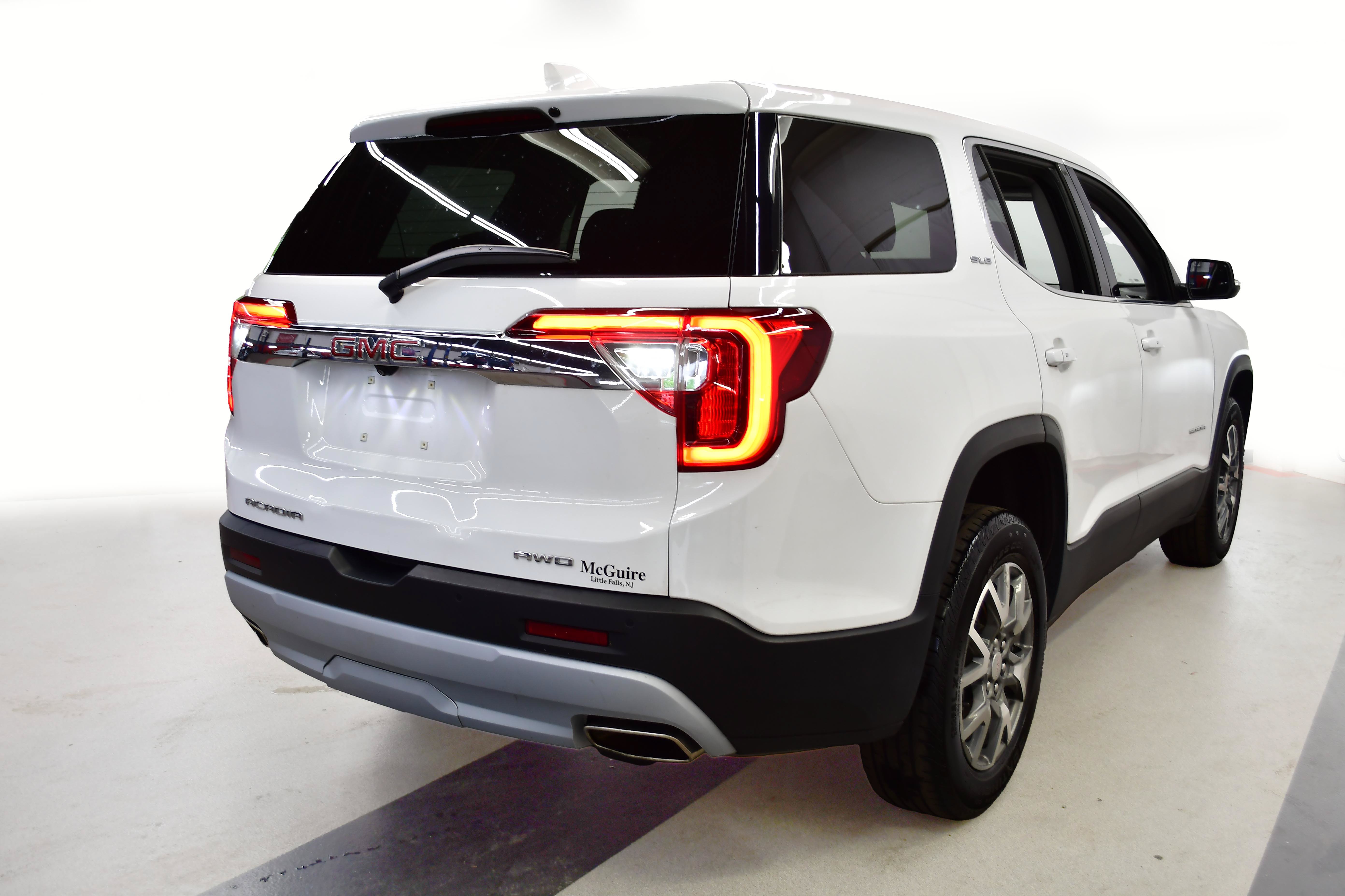 Used 2023 GMC Acadia SLE AWD/4WD image 6