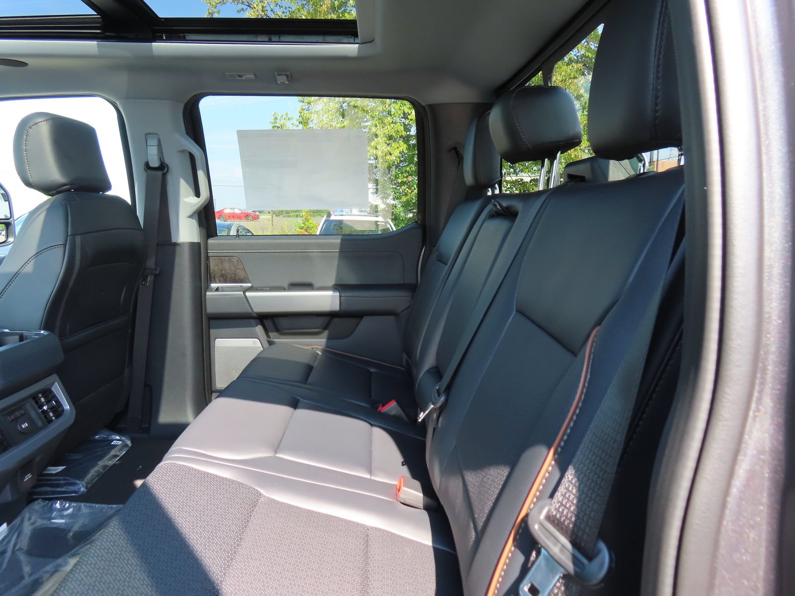 New 2026 Ford F250 Lariat w/ Black Appearance Package AWD/4WD image 25