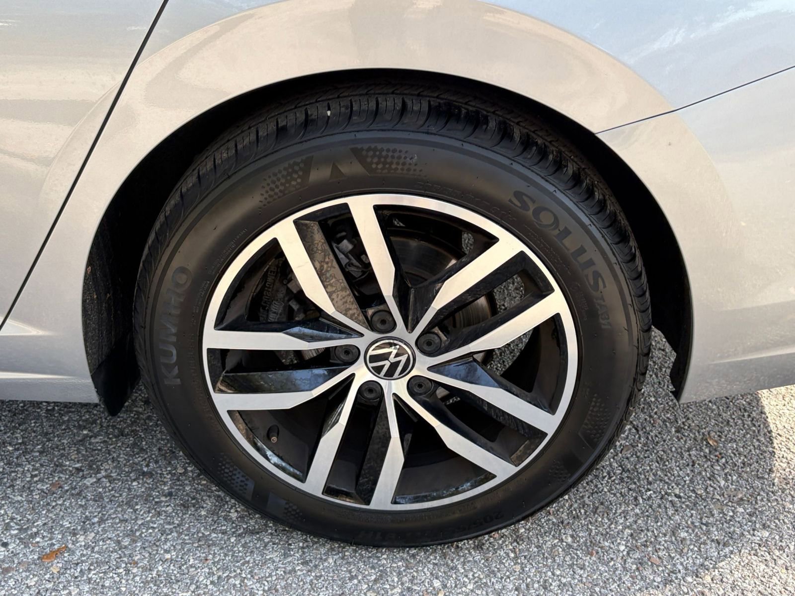 Used 2025 Volkswagen Jetta SE image 24