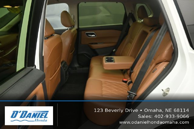 Used 2024 Nissan Rogue Platinum w/ Platinum Premium Package AWD/4WD image 35