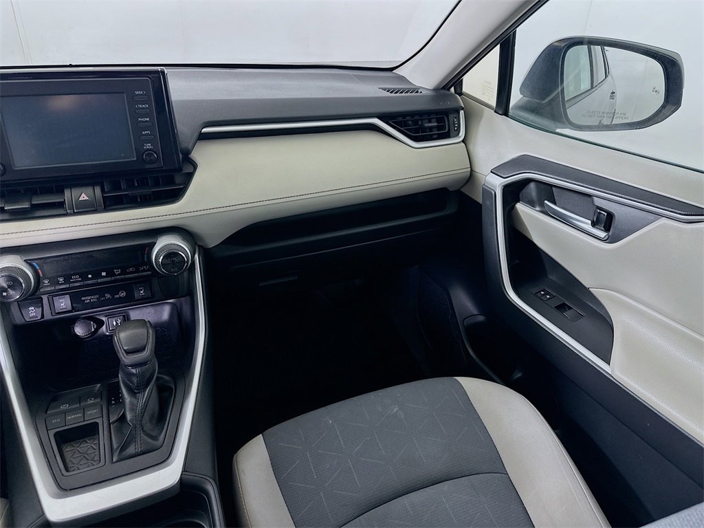 Used 2019 Toyota RAV4 XLE image 19