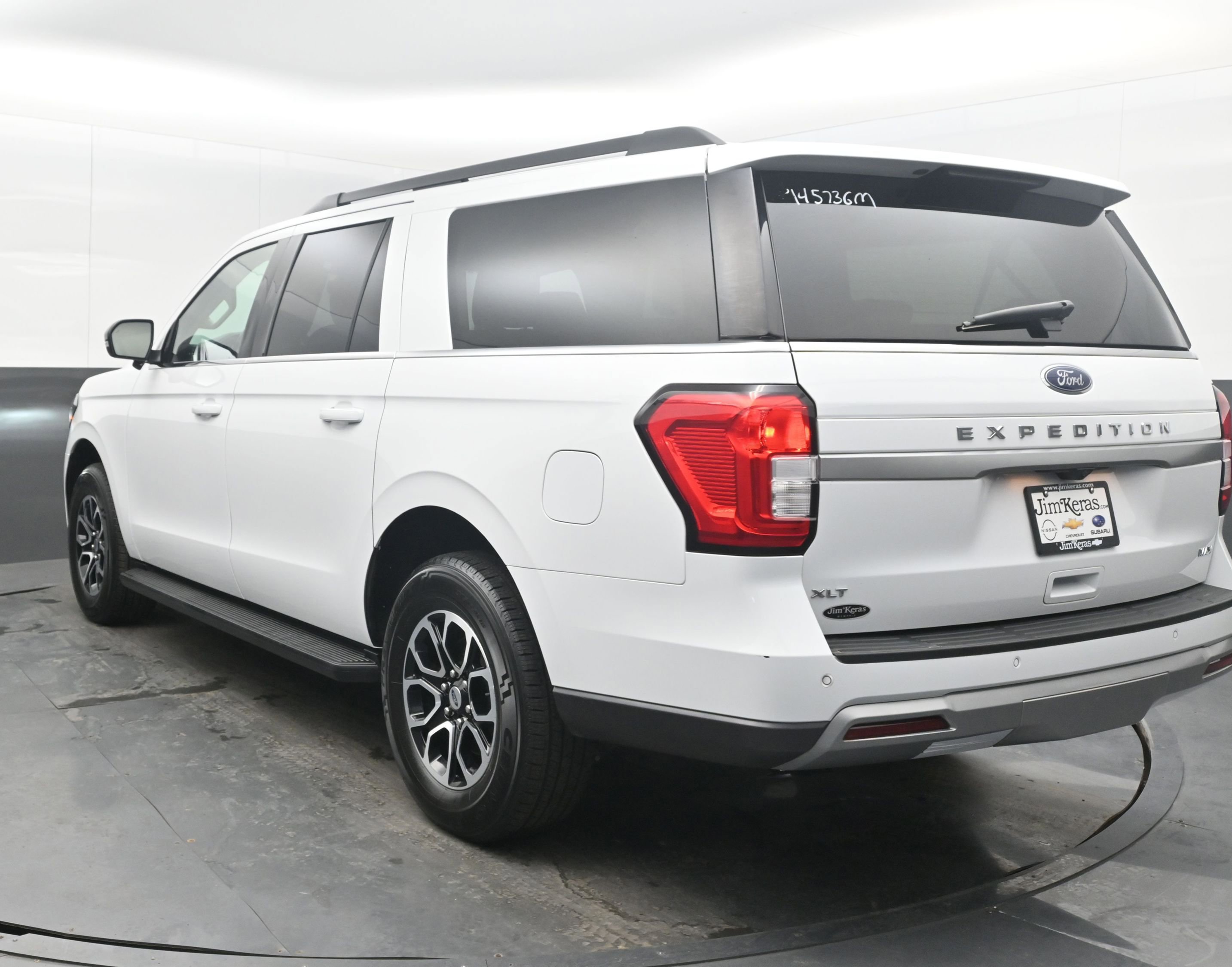 Used 2024 Ford Expedition Max XLT image 8