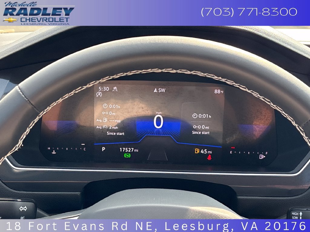 Used 2024 Volkswagen Tiguan SE w/ Panoramic Sunroof Package AWD/4WD image 9