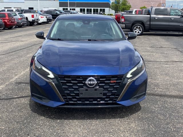 Used 2024 Nissan Altima 2.5 SR AWD/4WD image 2