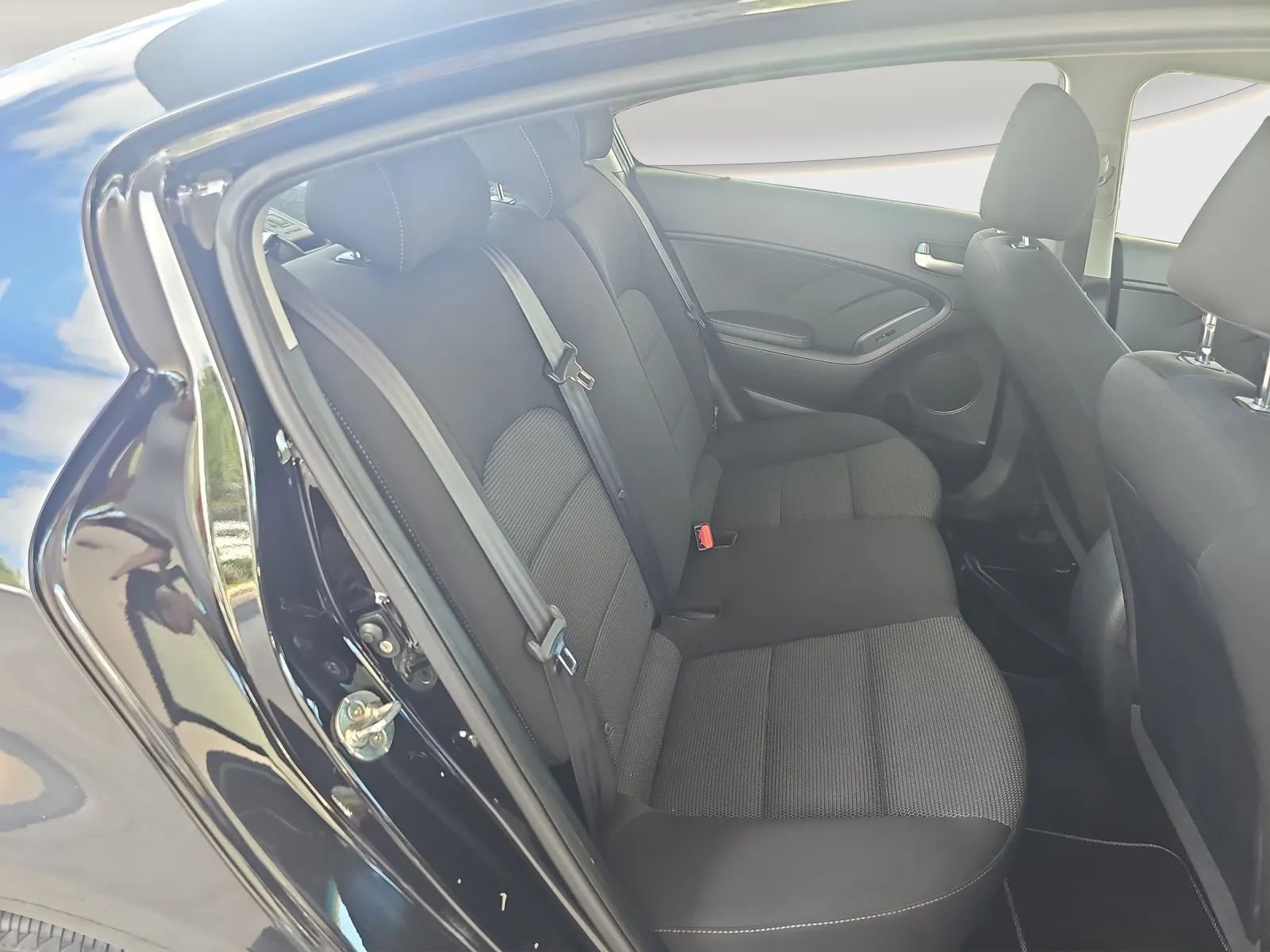Used 2018 Kia Forte LX FWD image 19