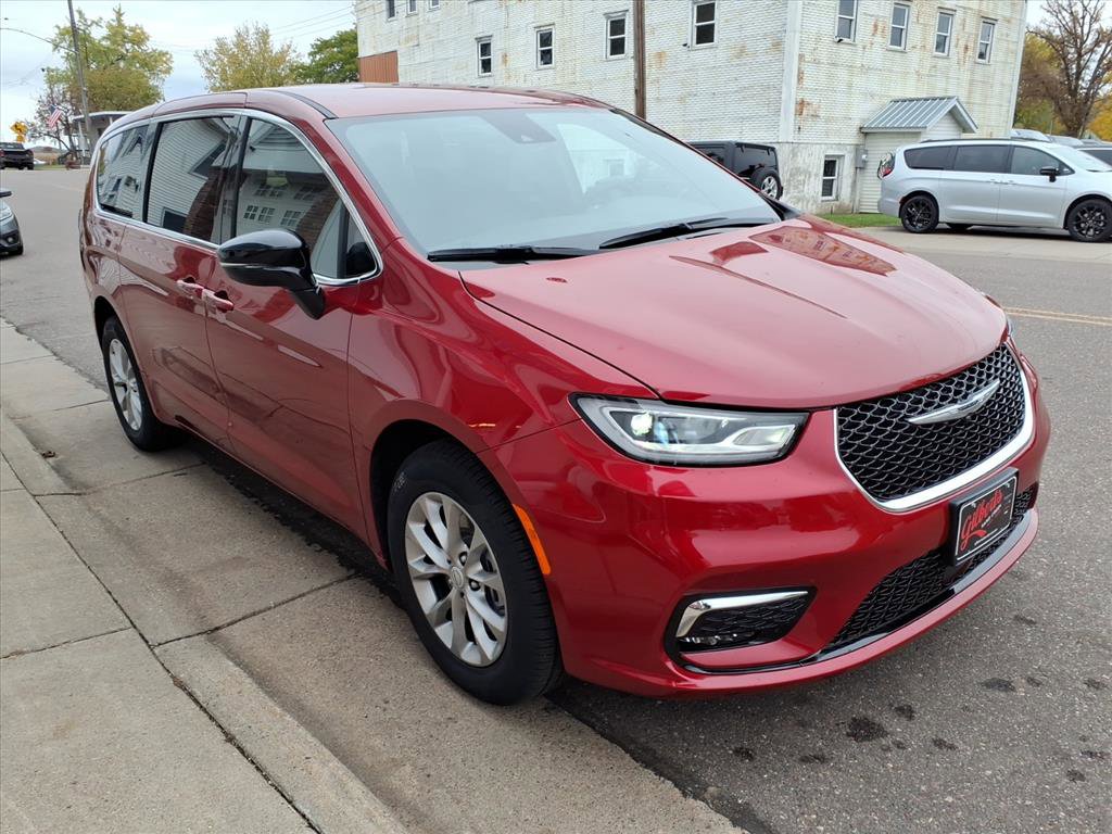 New 2026 Chrysler Pacifica Select image 4