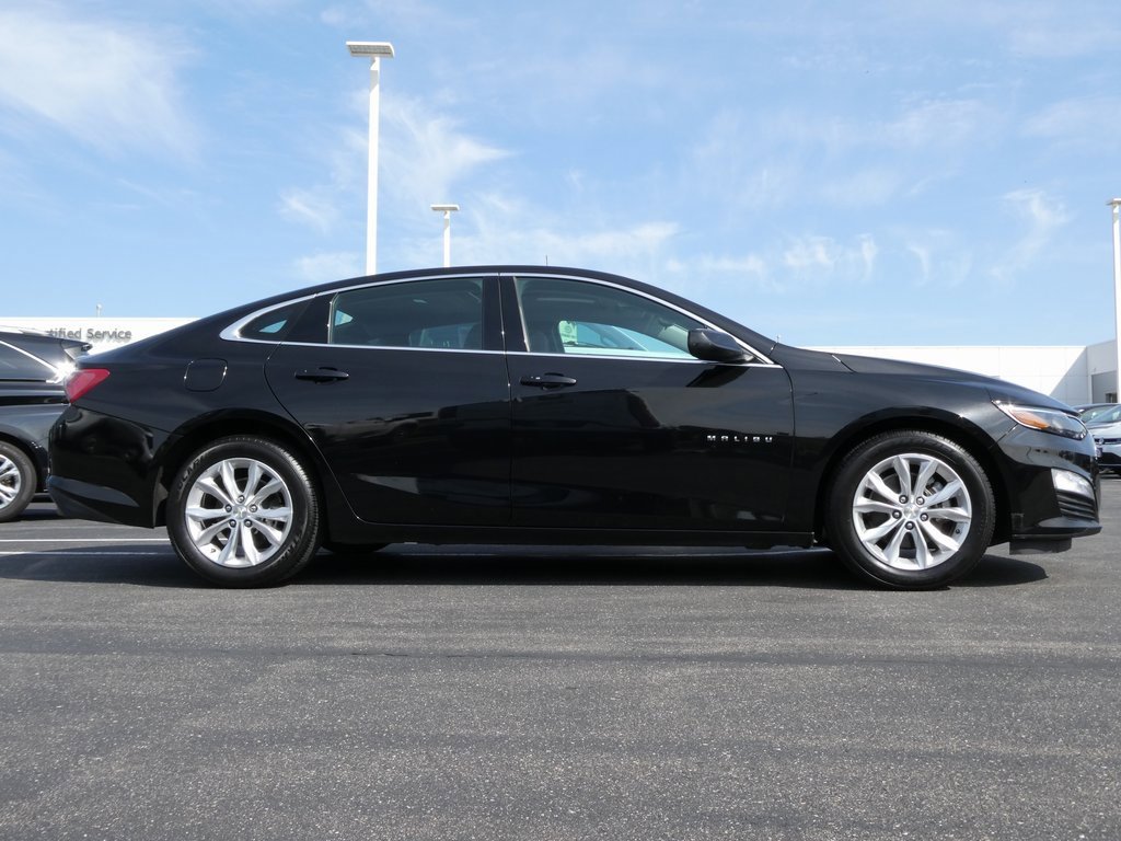 Used 2022 Chevrolet Malibu LT image 2
