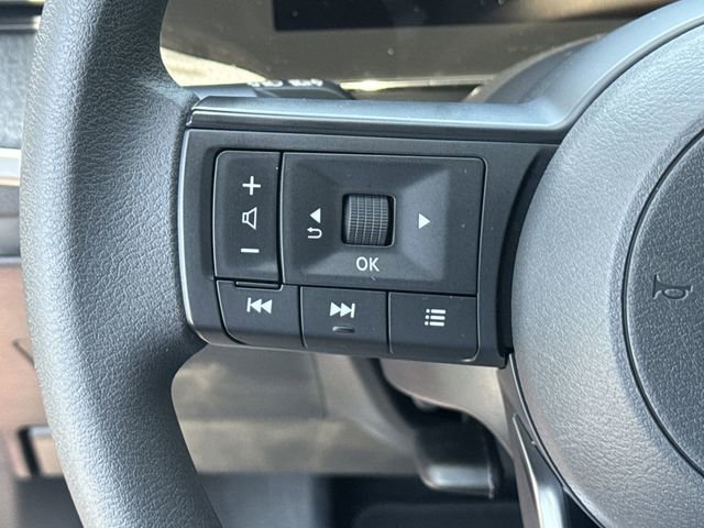 Used 2025 Nissan Kicks SV FWD image 24
