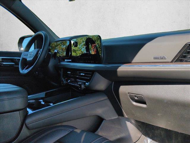 Used 2026 Chevrolet Suburban High Country AWD/4WD image 23