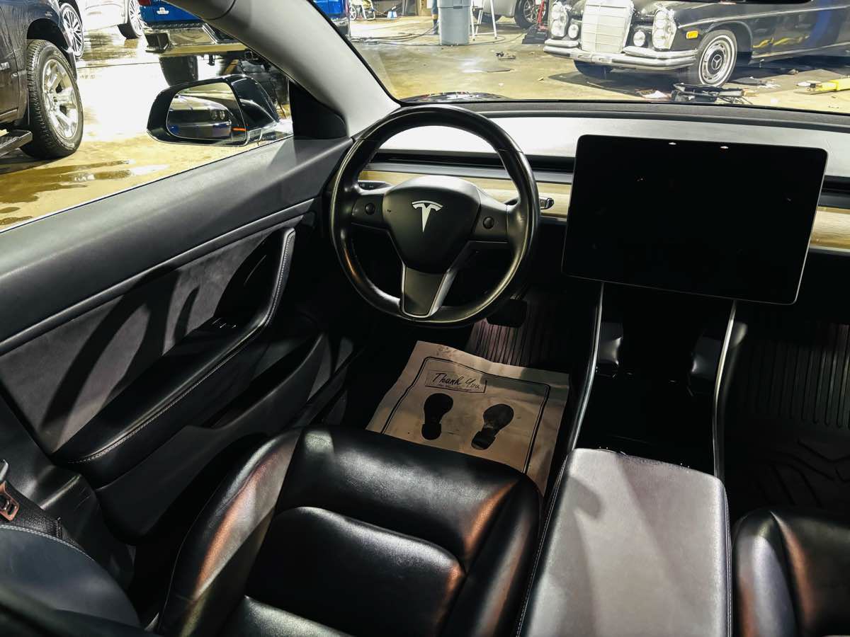 Used 2018 Tesla Model 3 Mid Range RWD image 40