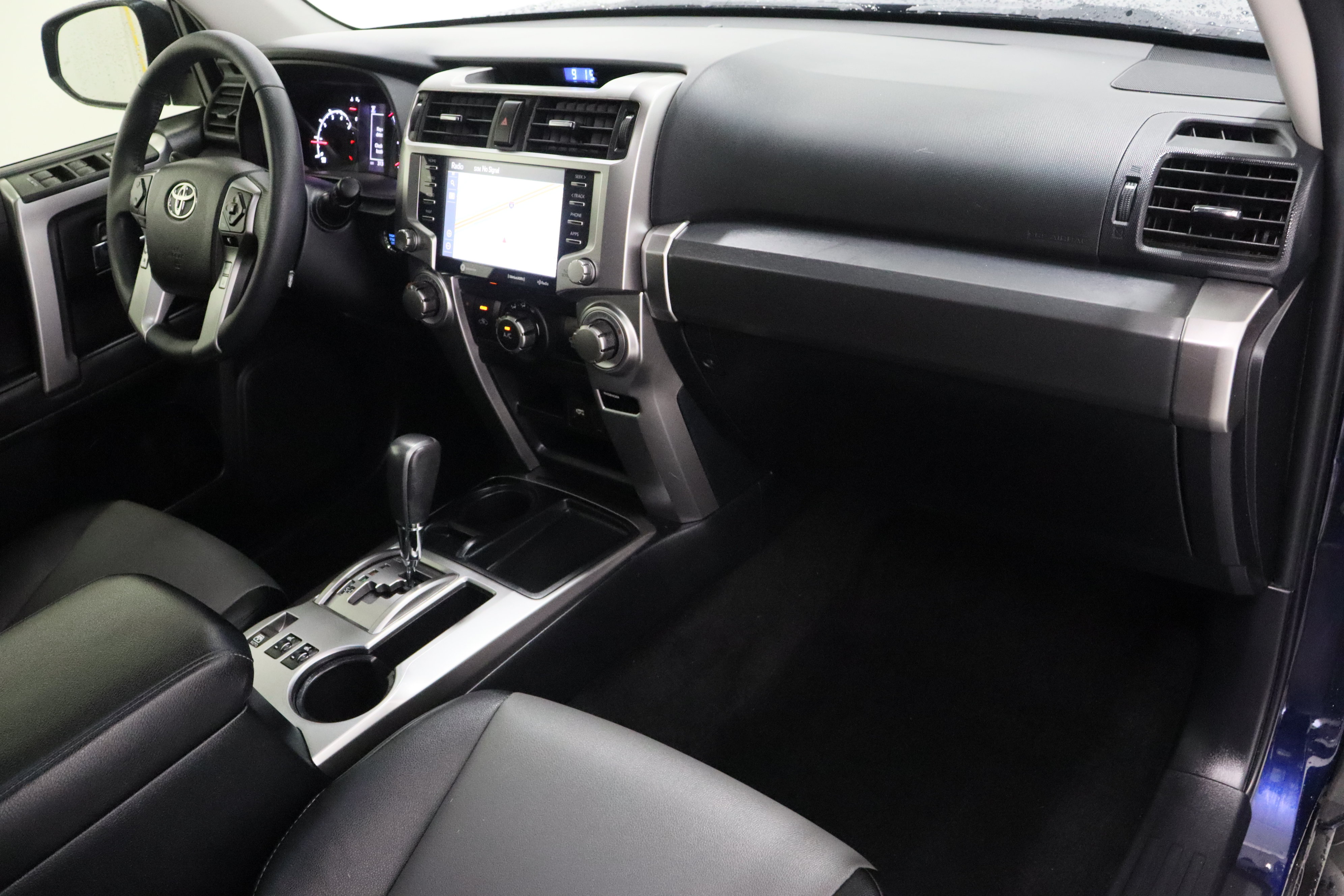 Used 2022 Toyota 4Runner SR5 Premium w/ Moonroof Package RWD image 39