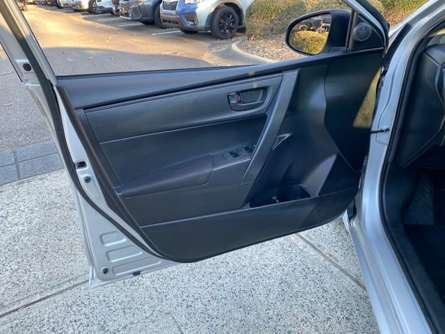 Used 2018 Toyota Corolla L image 19