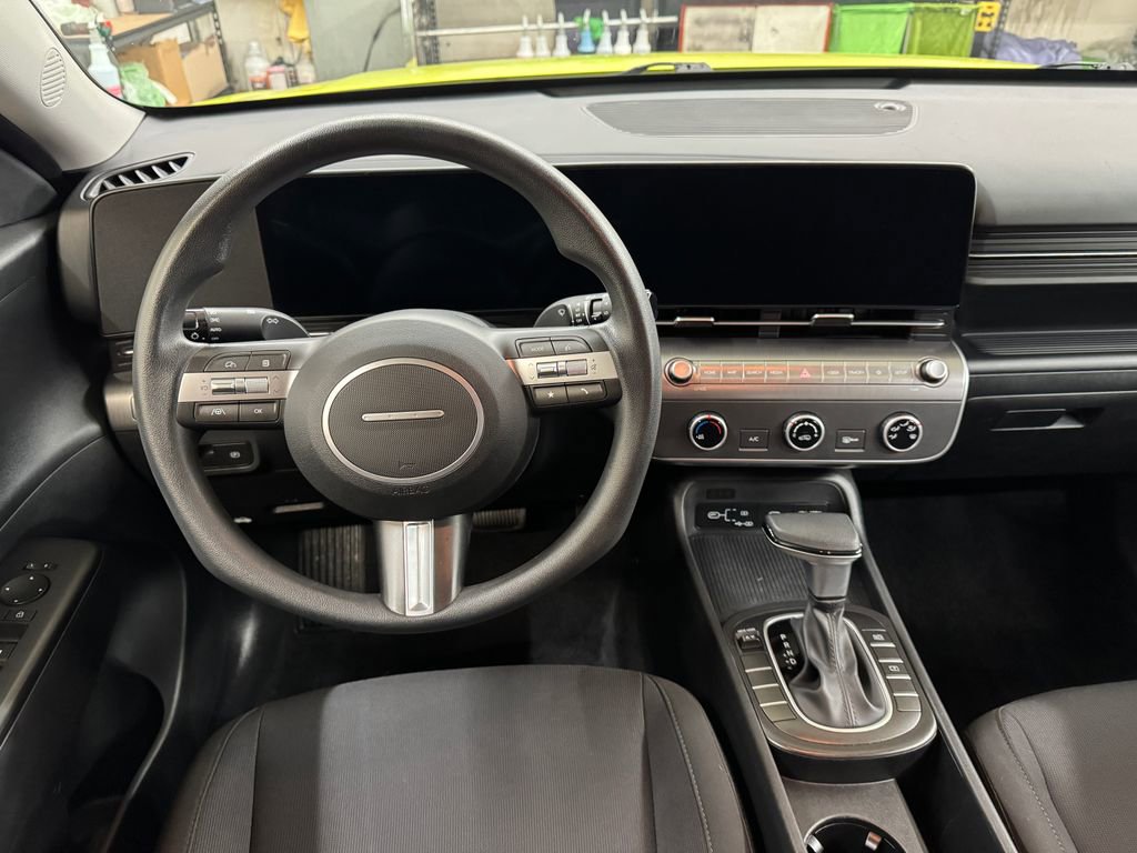 Used 2024 Hyundai Kona SE image 18