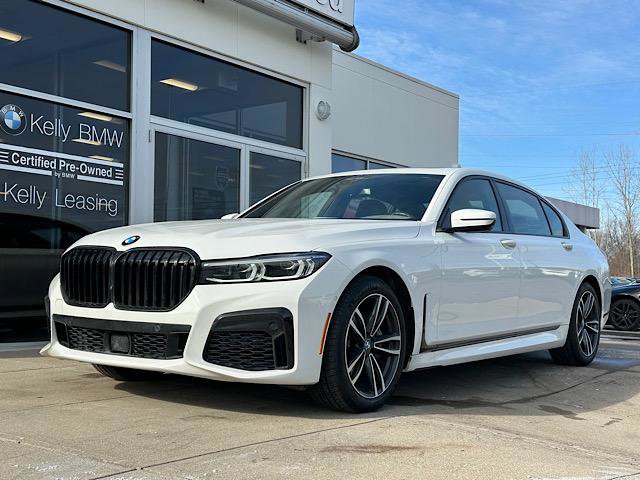 Certified 2022 BMW 740i xDrive w/ M Sport Package image 3