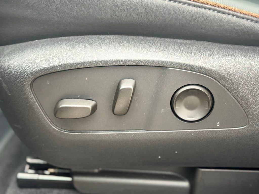 Certified 2024 GMC Acadia AT4 AWD/4WD image 22