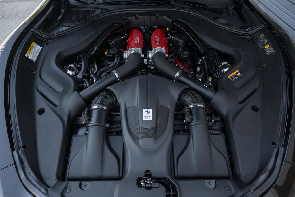 Used 2025 Ferrari Roma Spider image 12