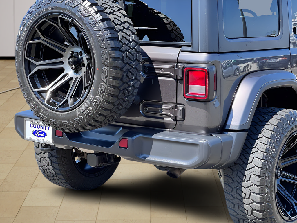 Used 2020 Jeep Wrangler Unlimited Sahara AWD/4WD image 42