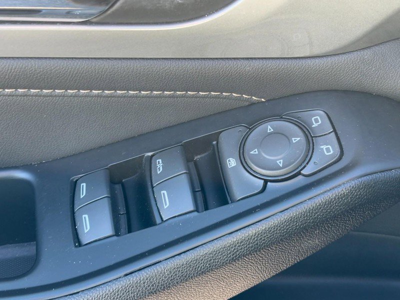 Used 2023 Chevrolet Traverse LT w/ LPO, Floor Liner Package image 17