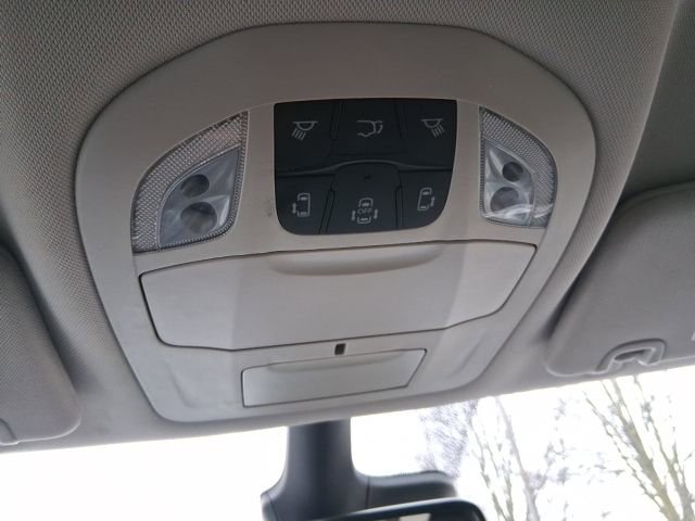 Used 2024 Chrysler Pacifica Touring-L image 27