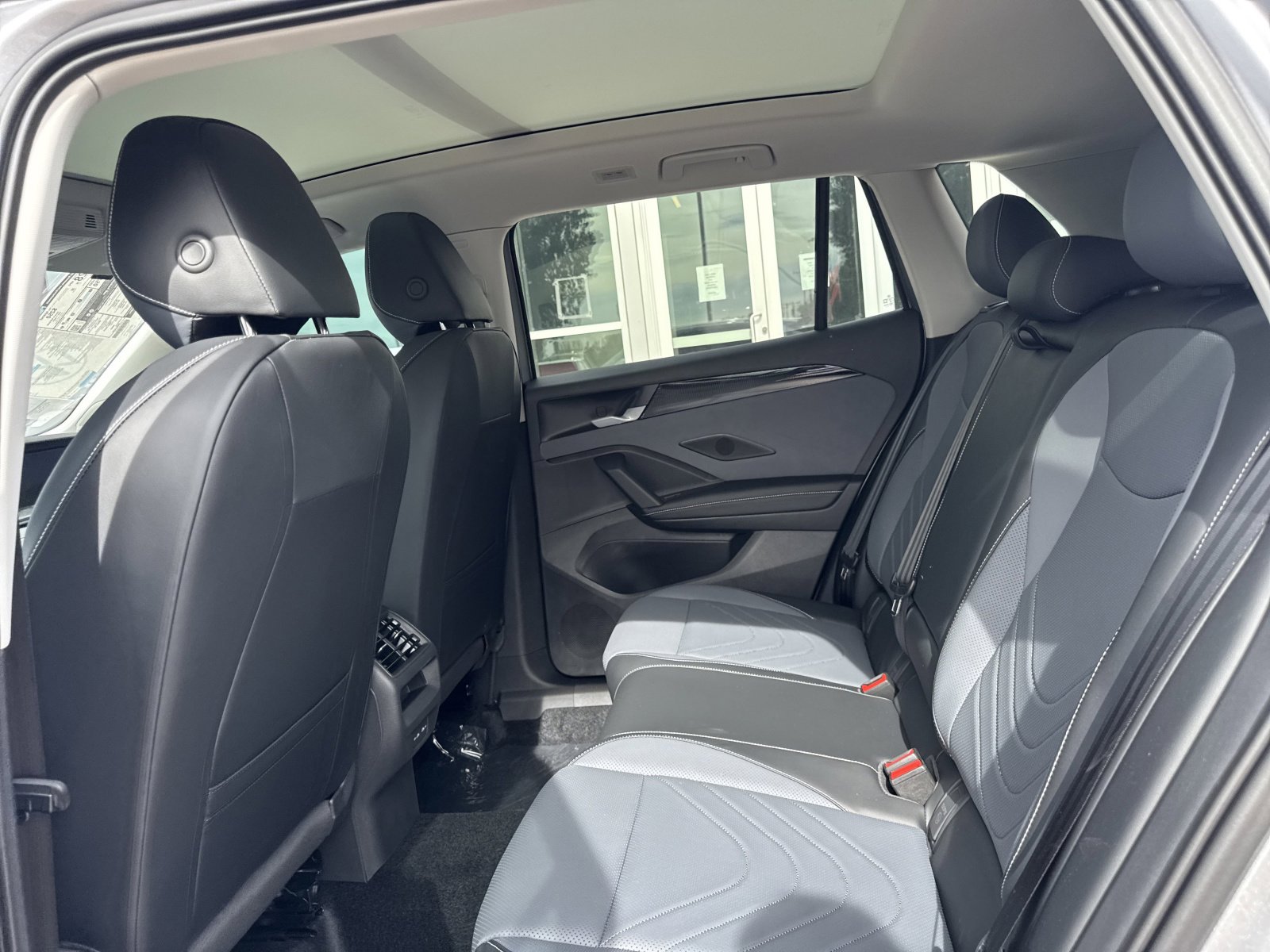 New 2026 Volkswagen Tiguan SE image 19