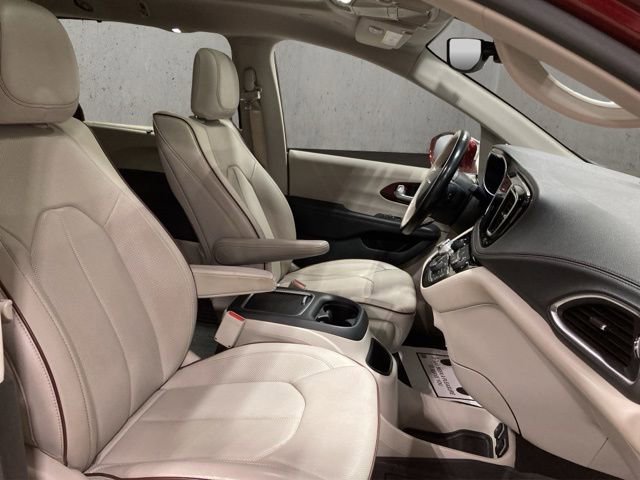 Used 2019 Chrysler Pacifica Limited w/ Tire & Wheel Group image 22