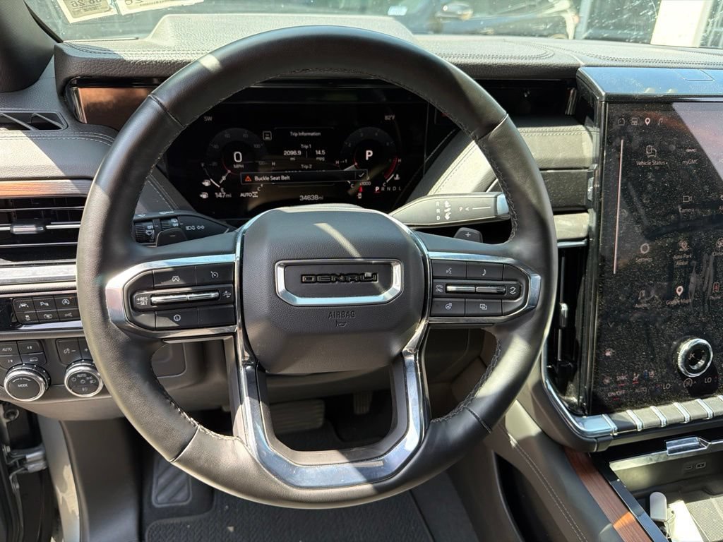 Used 2025 GMC Yukon XL Denali AWD/4WD image 13