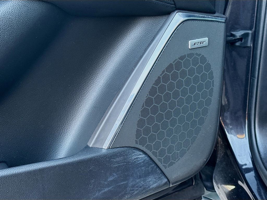 Used 2017 Cadillac Escalade Luxury image 25