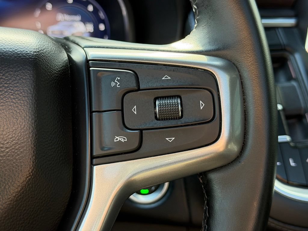 Used 2024 Chevrolet Suburban Z71 w/ Luxury Package AWD/4WD image 19