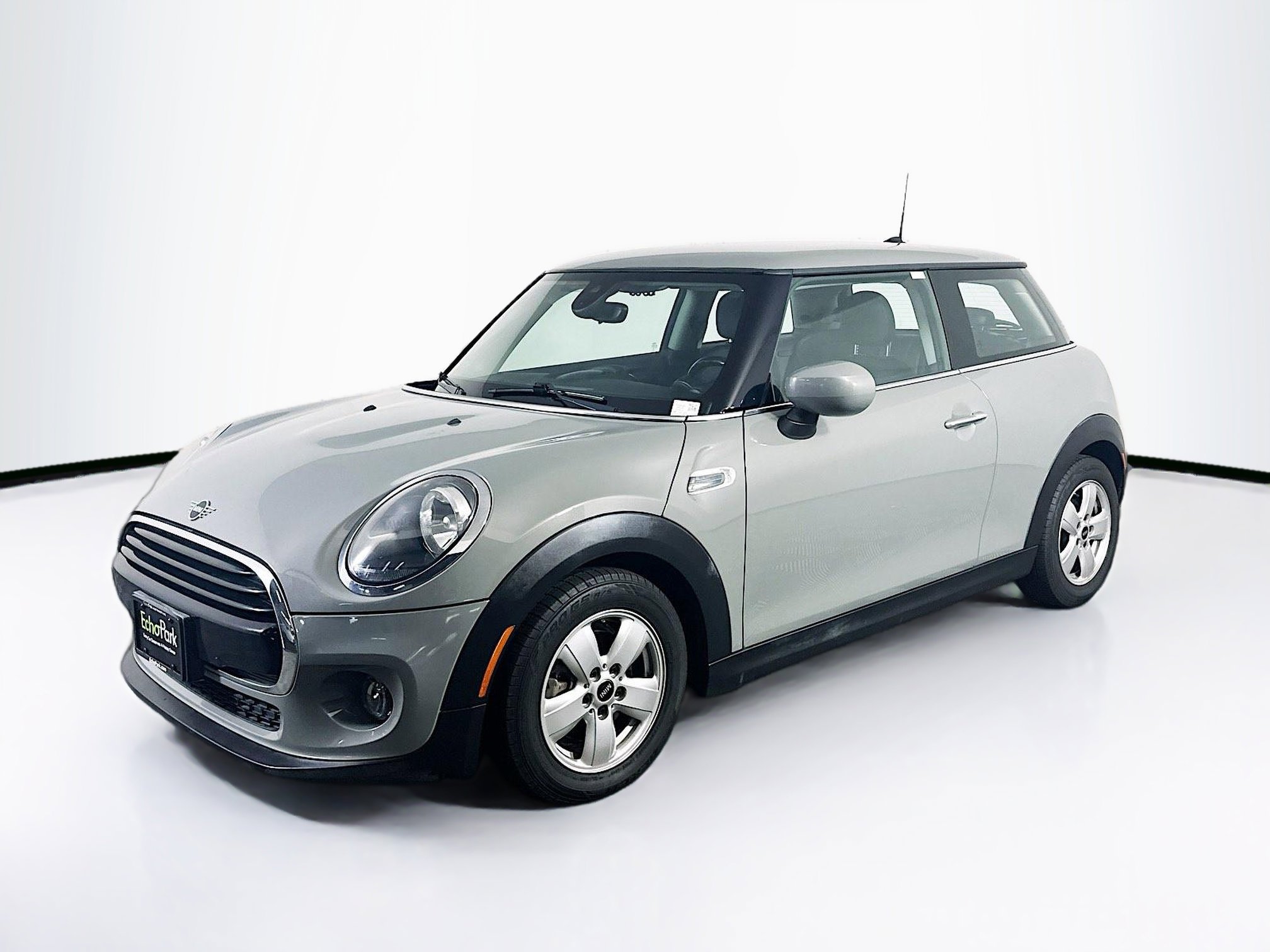Used 2021 MINI Cooper 2-Door Hardtop w/ Storage Package image 3