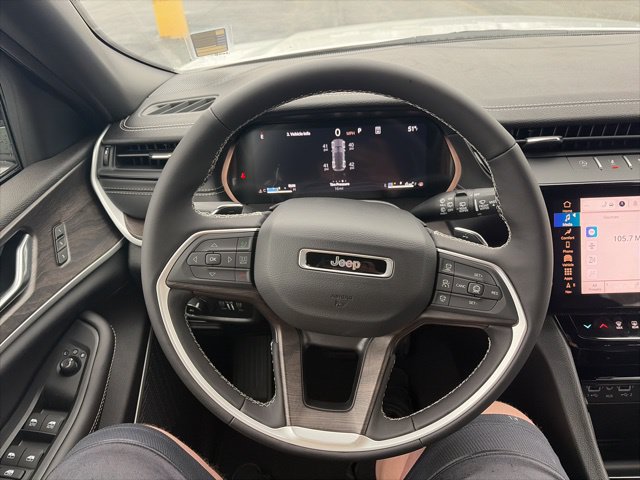 New 2026 Jeep Grand Cherokee Limited AWD/4WD image 16