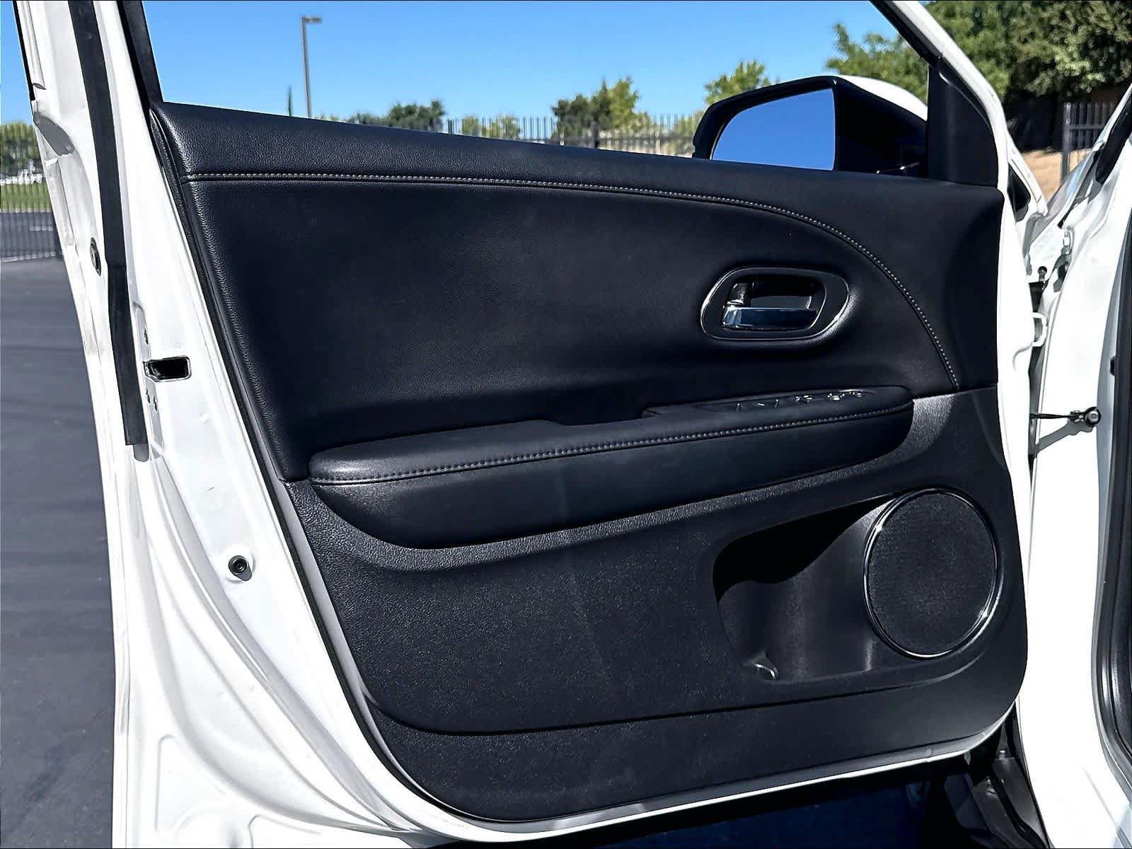 Used 2022 Honda HR-V EX-L image 26