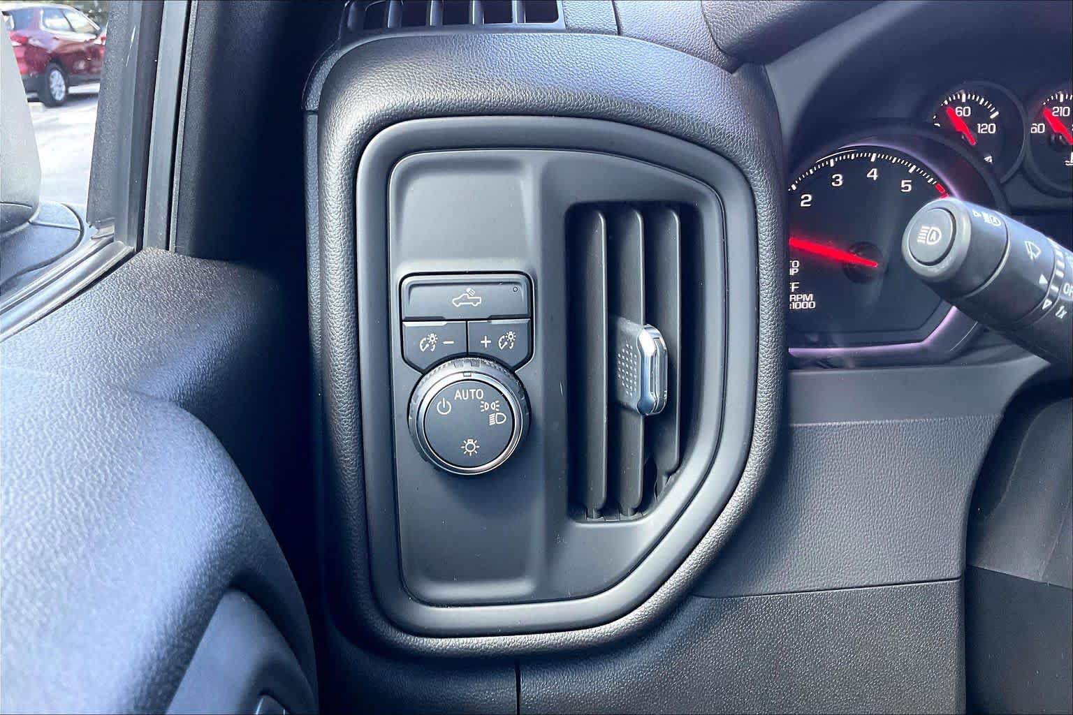Used 2024 Chevrolet Silverado 1500 Custom RWD image 32