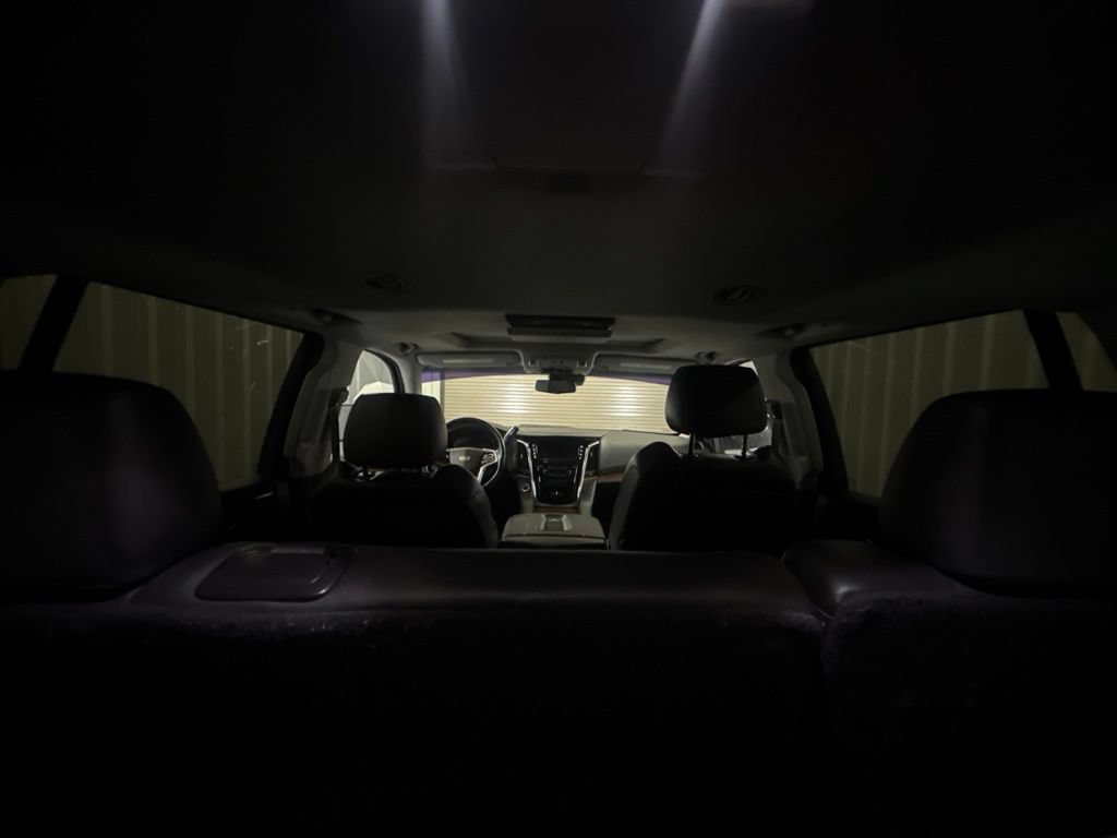 Used 2018 Cadillac Escalade ESV Luxury RWD image 19