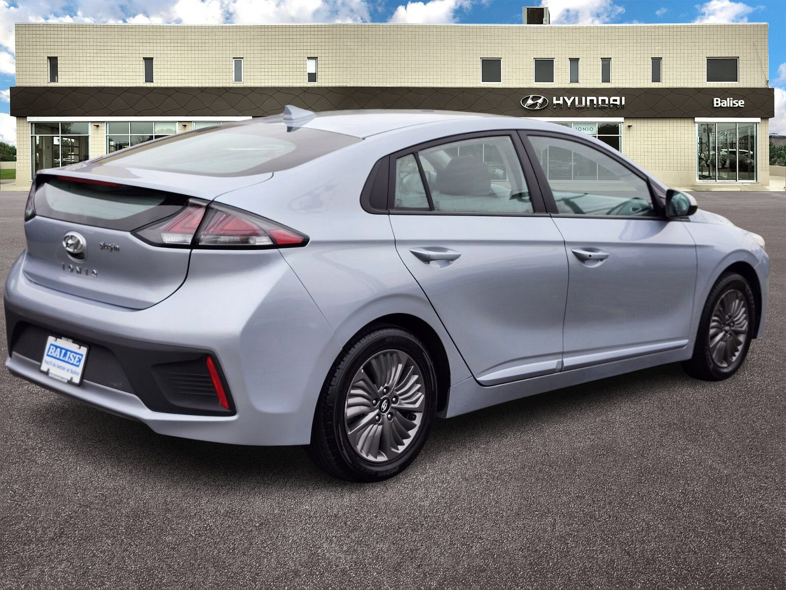 Used 2021 Hyundai Ioniq SE image 3