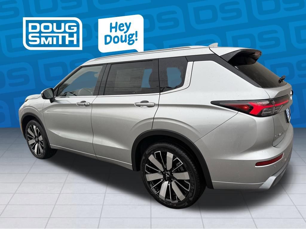 New 2026 Mitsubishi Outlander SEL image 2