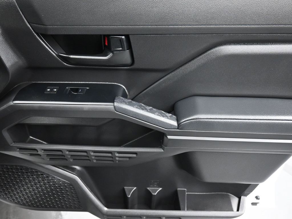 Used 2025 Toyota Tacoma SR image 43