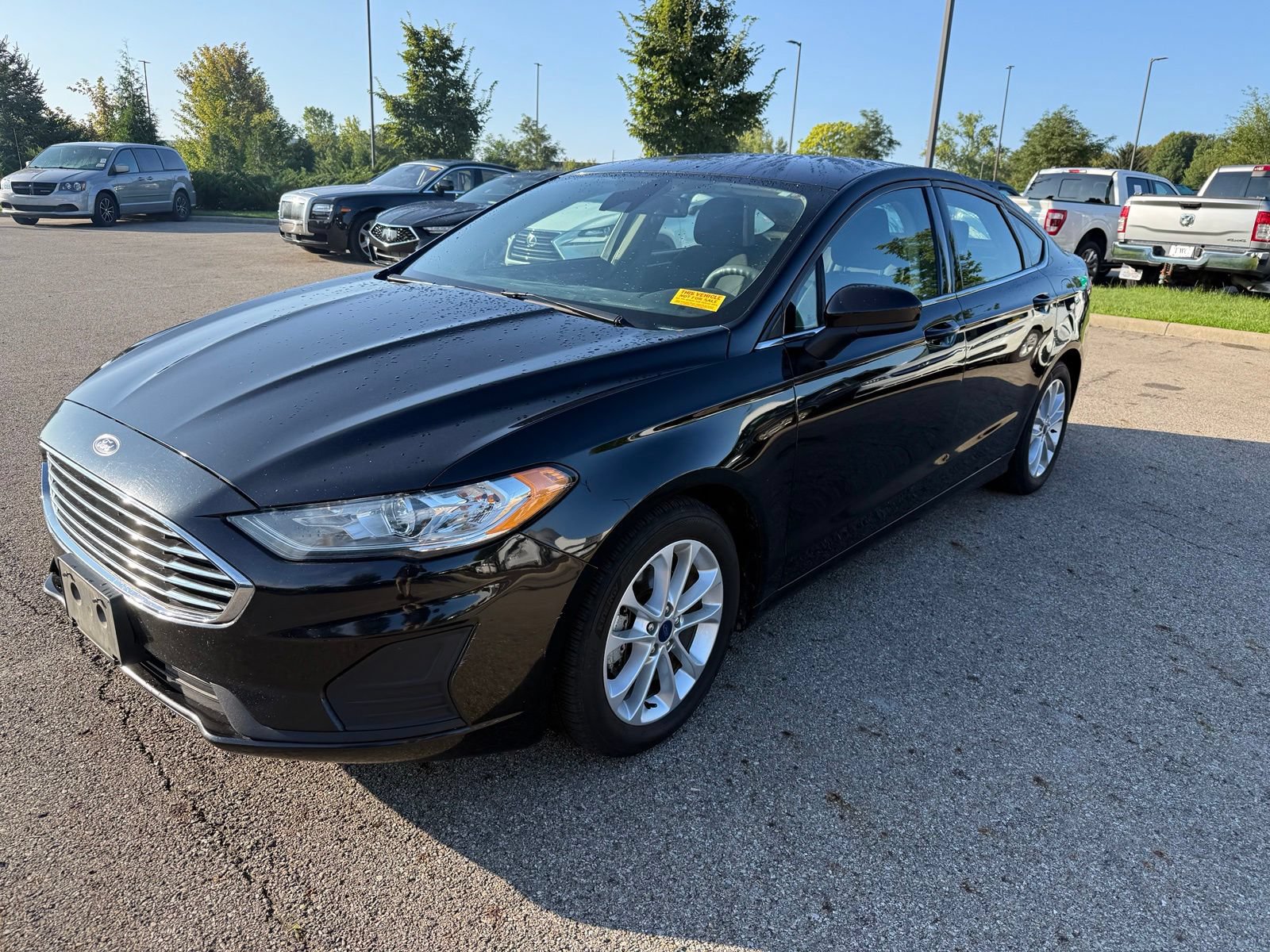 Used 2019 Ford Fusion SE FWD image 1