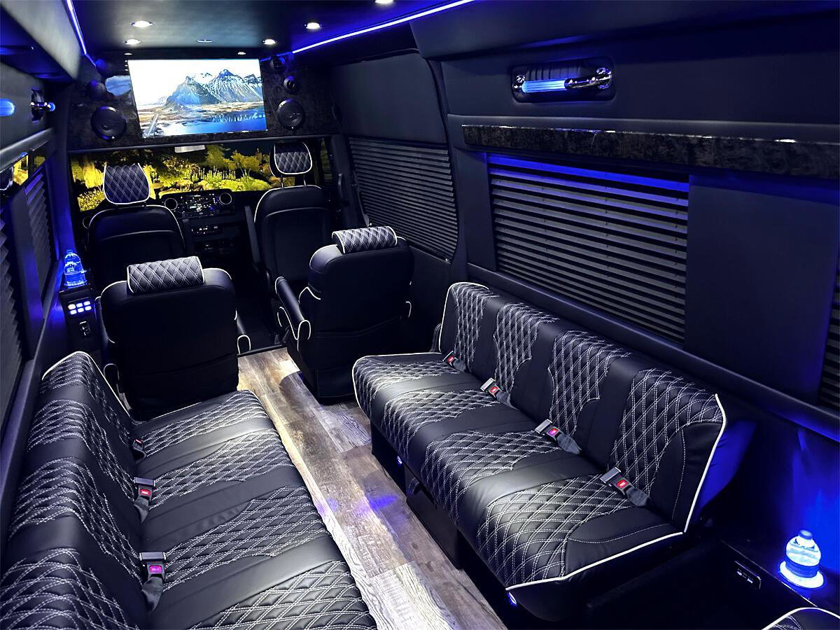 Used 2024 Mercedes-Benz Sprinter 3500 image 14