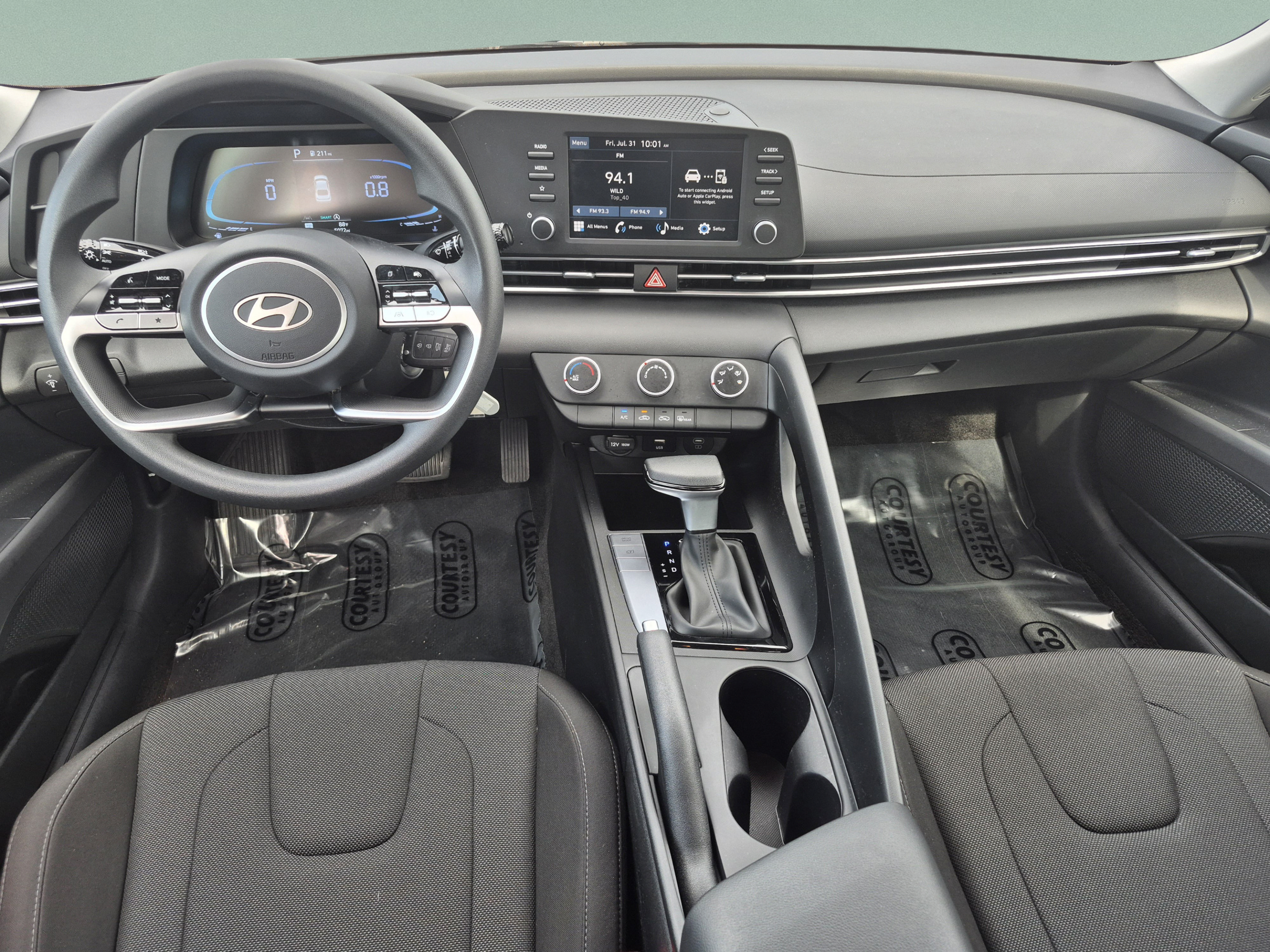 Certified 2025 Hyundai Elantra SE FWD image 10