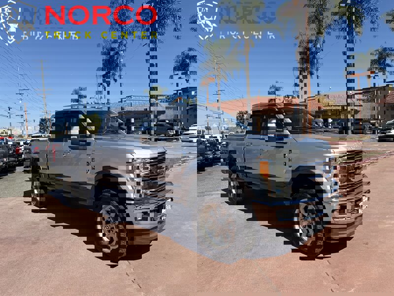 Used 2019 Ford F250 Lariat w/ Chrome Package image 2